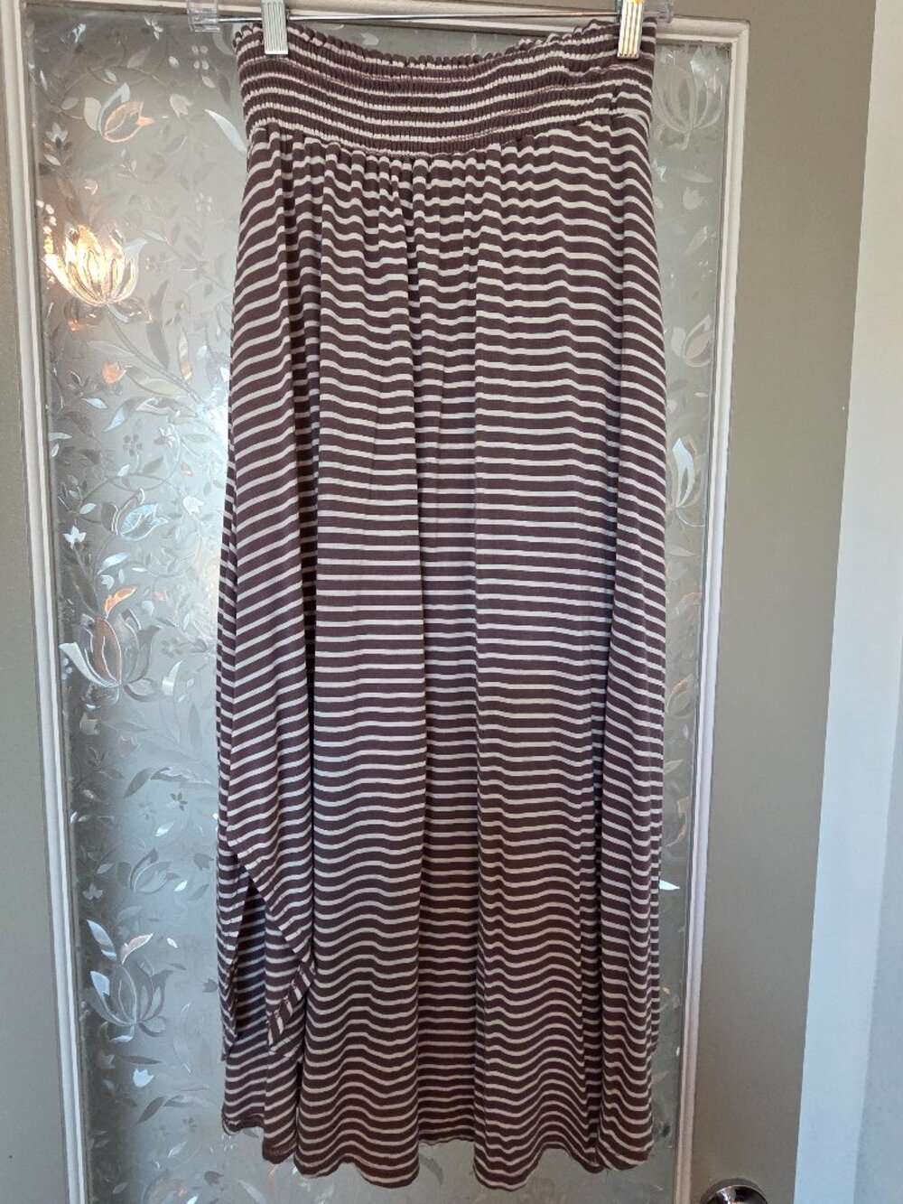 Tan & White striped dress with side slits and pockets - size L